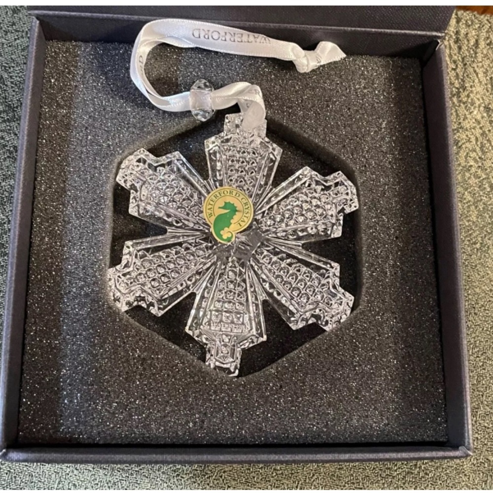 WATERFORD 2020 SNOWCRYSTAL 3.7" Snow Crystal Ornament # 1055098